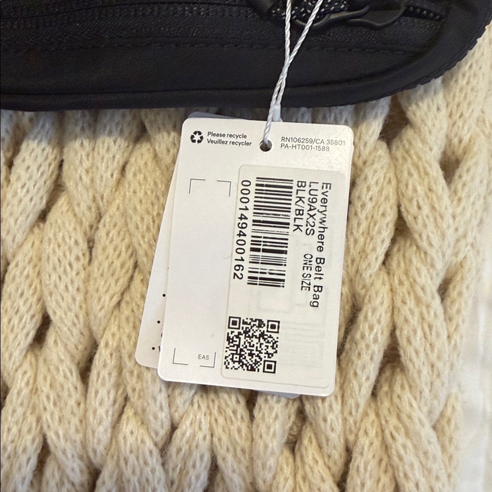 Lululemon Belt Bag - Picture 5 of 7
